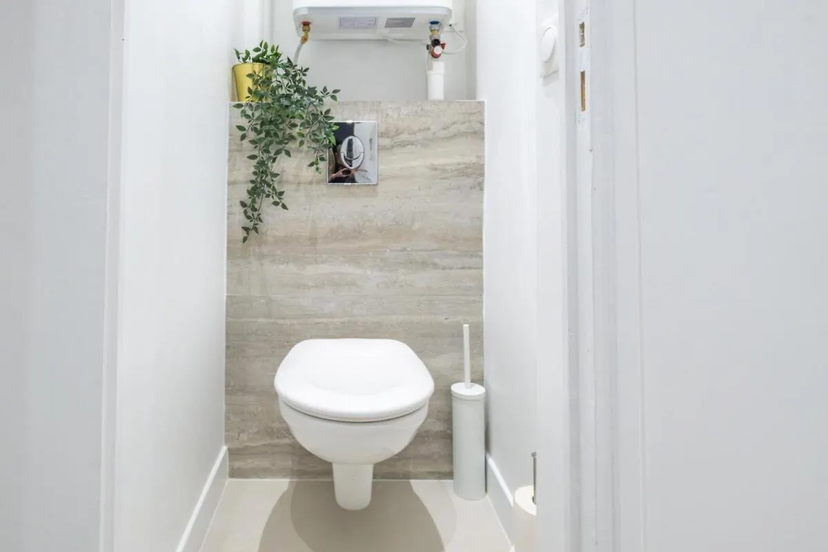 Haussmann Apartment - Champs-Elysees パリ